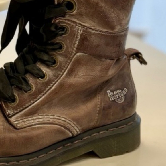 Dr. Martens 1914 Triumph Brown Fold-over Lace-Up Boots - Picture 5 of 14